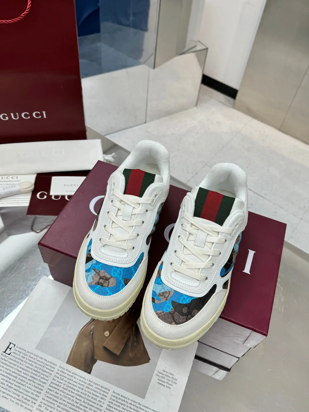 Men's Men's Shoes 💰640 Gucci Gucci's latest hot-selling series of high and low-top distressed couple sneakers are shipped. The originals are purchased, developed and manufactured. This high-low top sneaker adopts a basketball-style silhouette design, cleverly integrated with hollow panels and distressed effects, showing its unique ingenuity. The ingenuity incorporates brand logo details such as interlocking Double G styling accessories and Gucci lettering, a low-key tribute to the brand's design heritage.  ▪️ Fabric: Original customized imported first-layer cowhide ▪️ Lining: Sweat-absorbent and deodorant towel lining ▪️ Sole: Original molded TPU sole ▪️ Sole thickness: 3cm ▪️ Size: Male 39-46 (Male 38 46 customized)